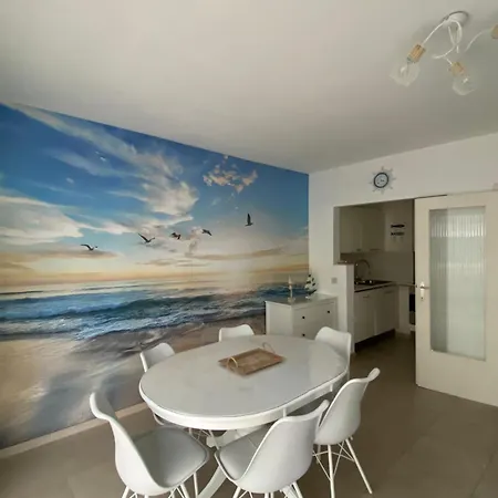 Westhinder Te Apartment